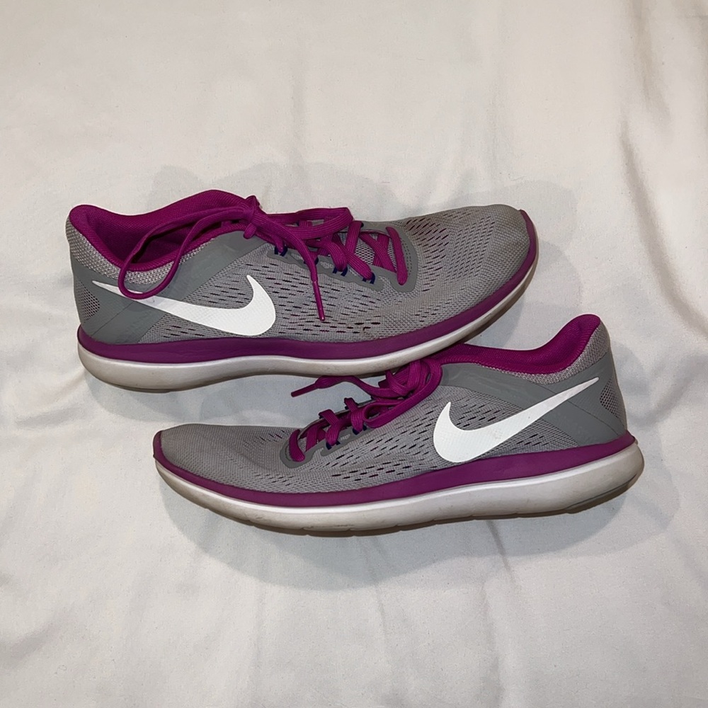 Nike Flex 2016 Run Sneakers with Fitsole in grey and purple